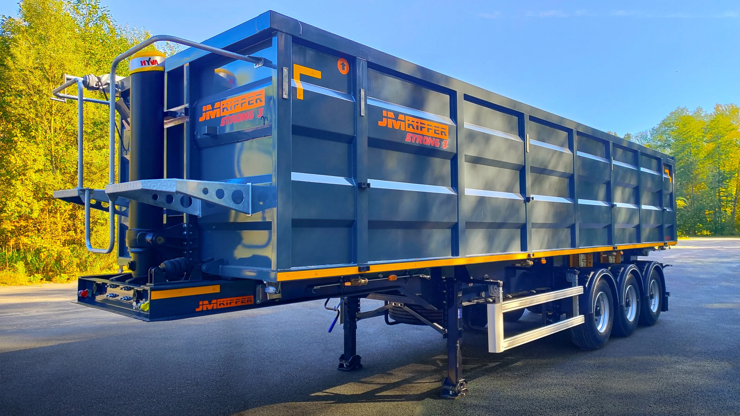 Стальной самосвальный трехосный полуприцеп JM Kipper STRONG 3 (45 спереди)