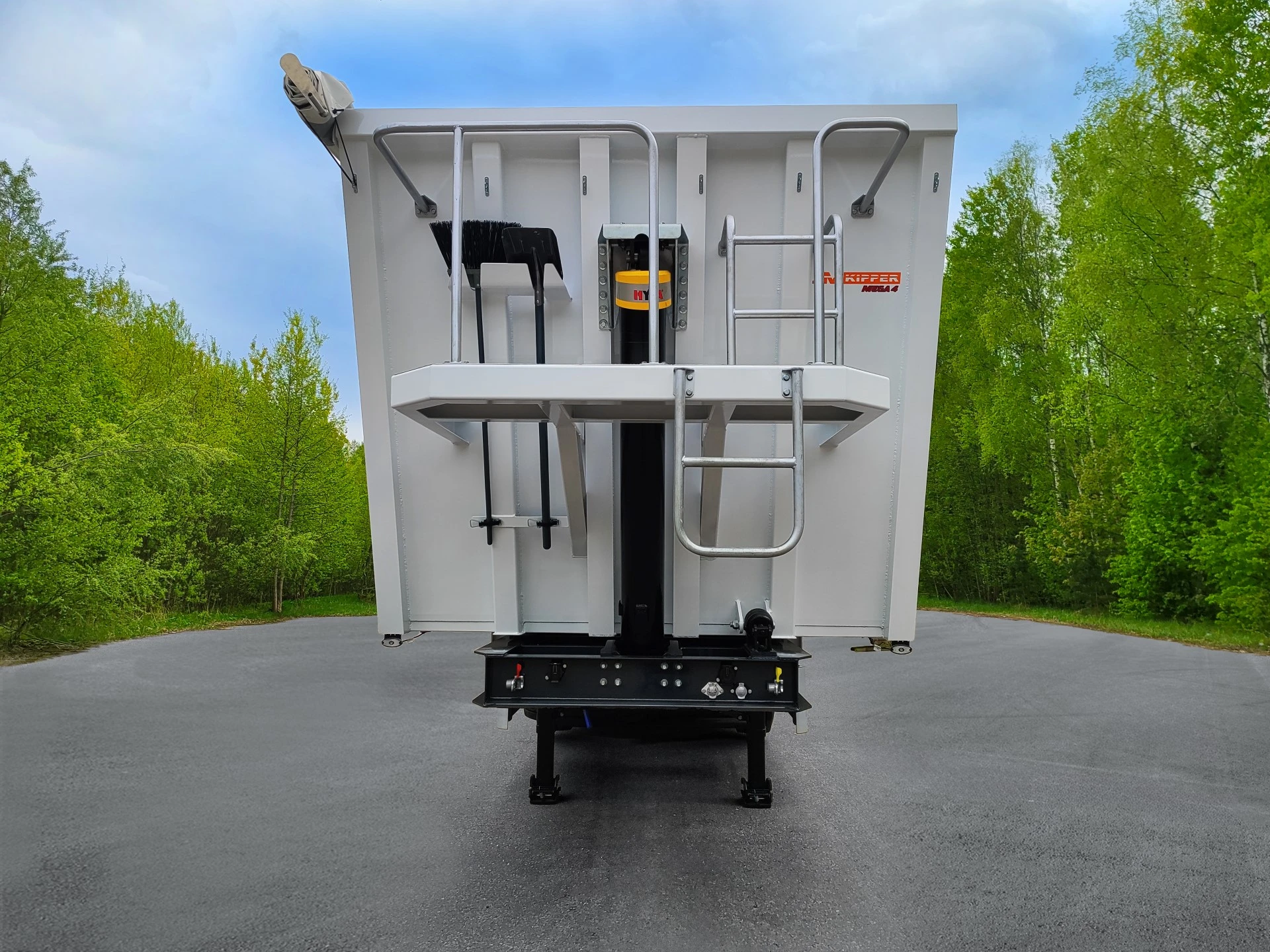 Четырехосный самосвальный алюминиевый полуприцеп JM Kipper MEGA 4 (перед)