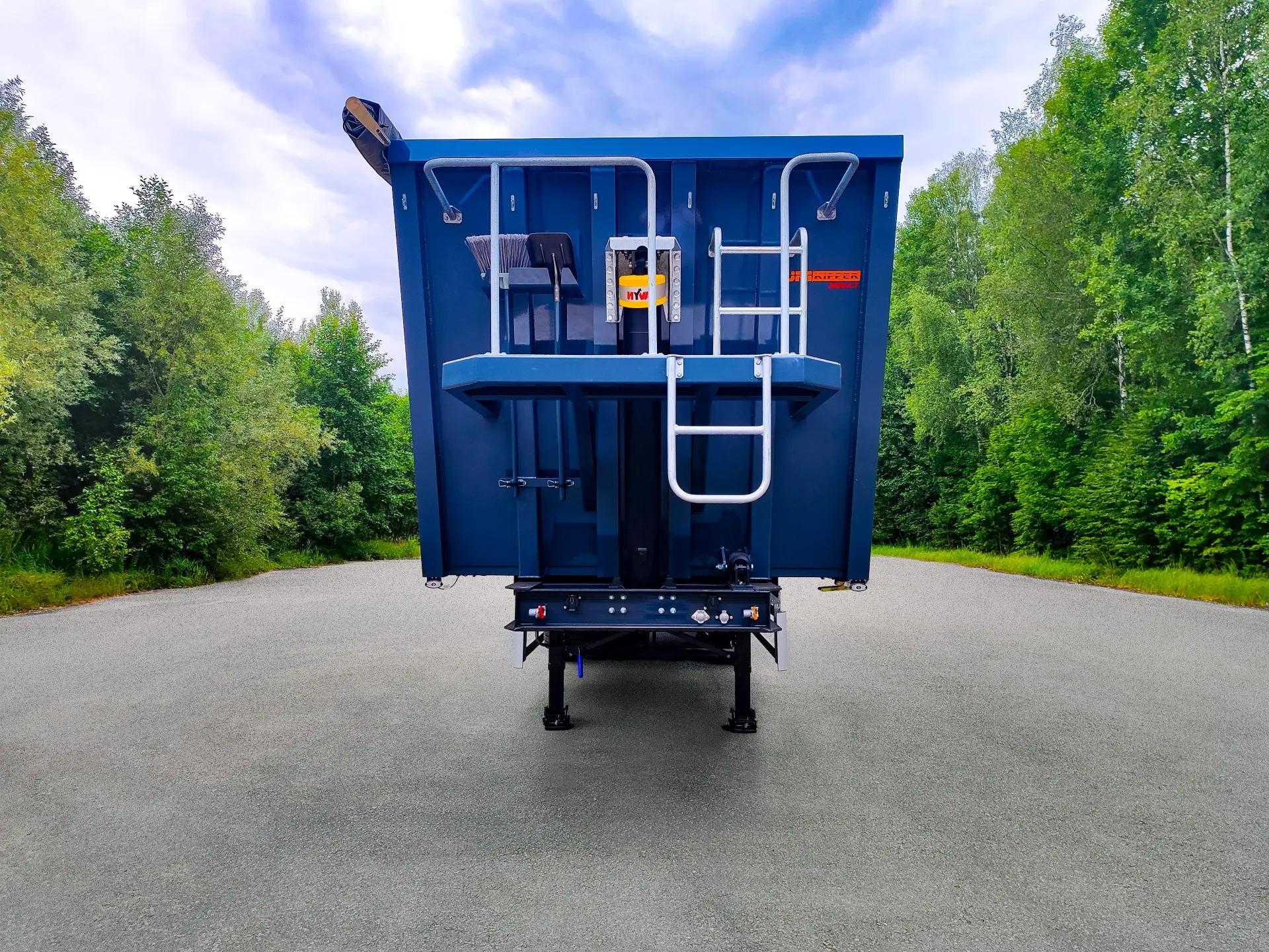 Самосвальный алюминиевый полуприцеп JM Kipper MEGA 3 (перед)